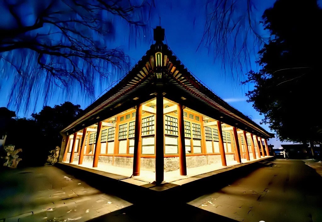 Summer Palace Seventeen-Arch Bridge